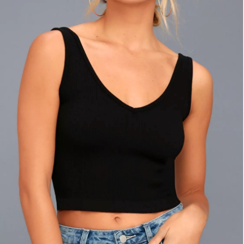 NWOT SOLID RIB BLACK CROPPED TANK TOP